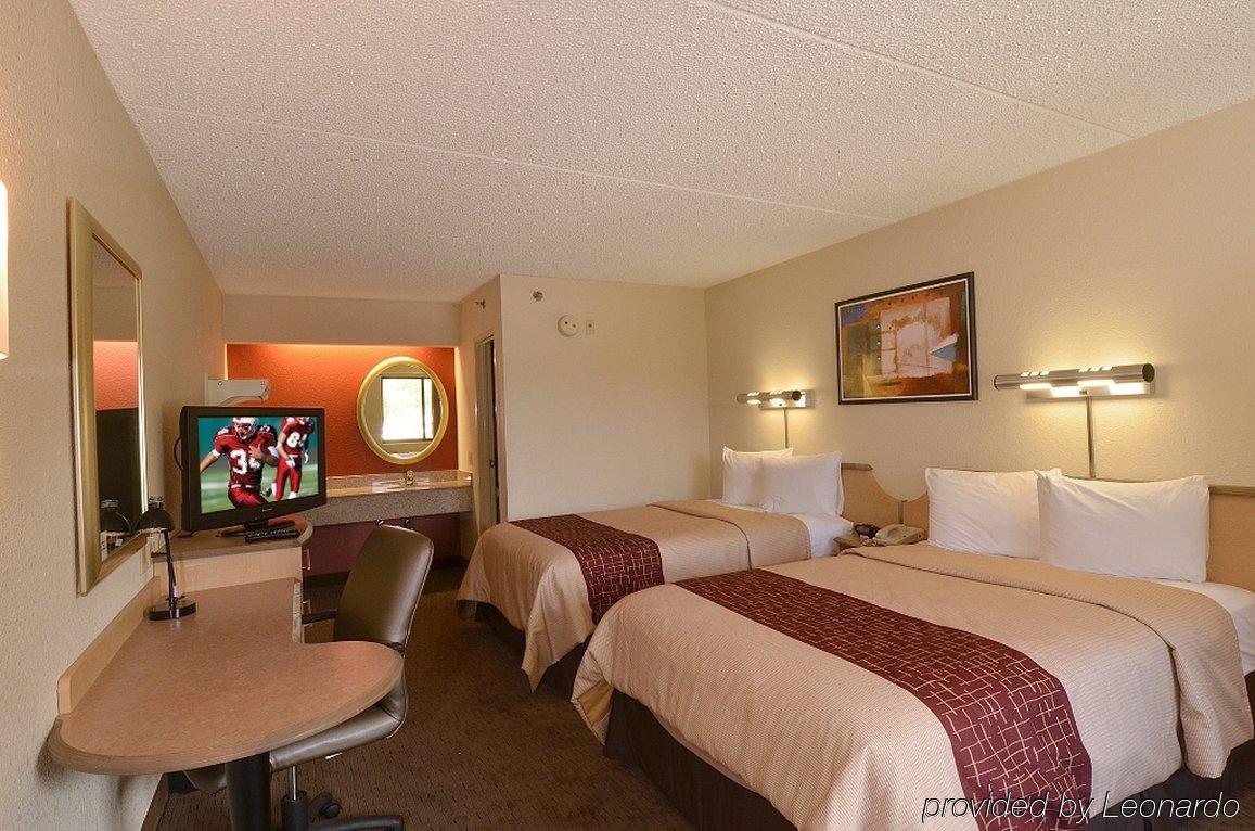 Red Roof Inn Louisville East - Hurstbourne Exterior photo