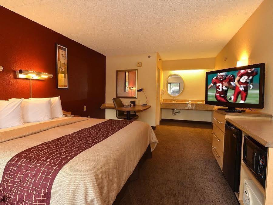 Red Roof Inn Louisville East - Hurstbourne Exterior photo