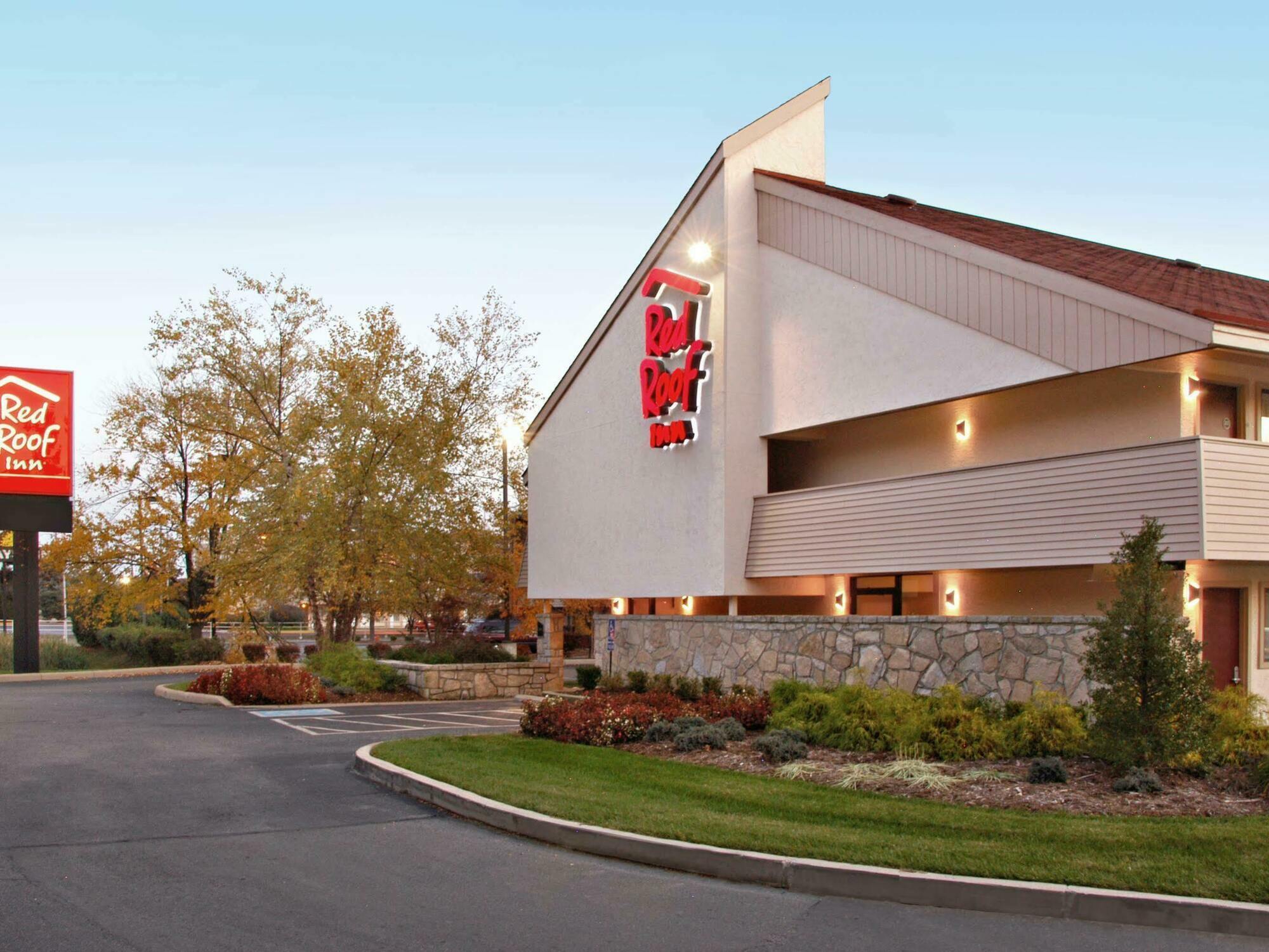 Red Roof Inn Louisville East - Hurstbourne Exterior photo