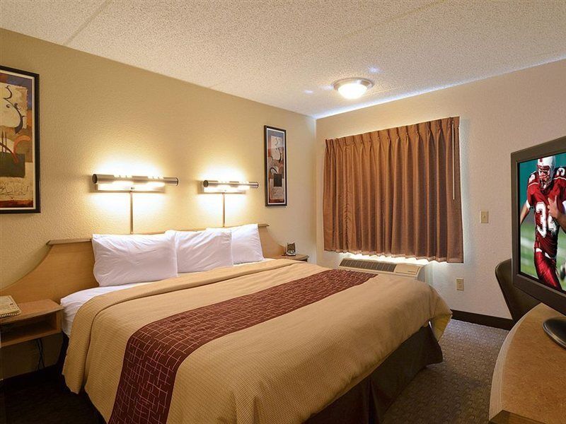 Red Roof Inn Louisville East - Hurstbourne Exterior photo